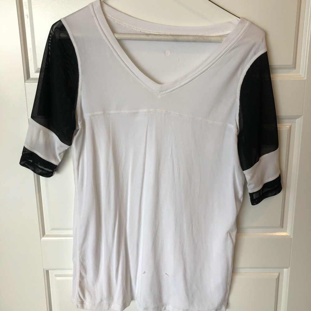 Lululemon T-shirt Sz 4